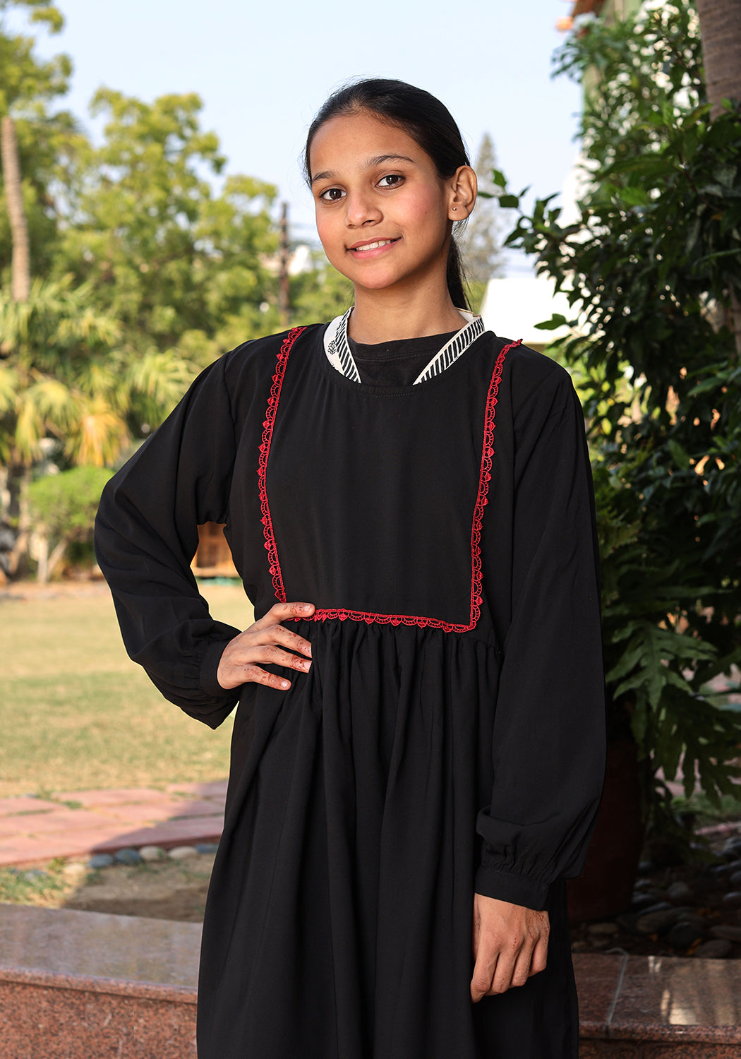 Kids Front Closed Black Red Less Abaya