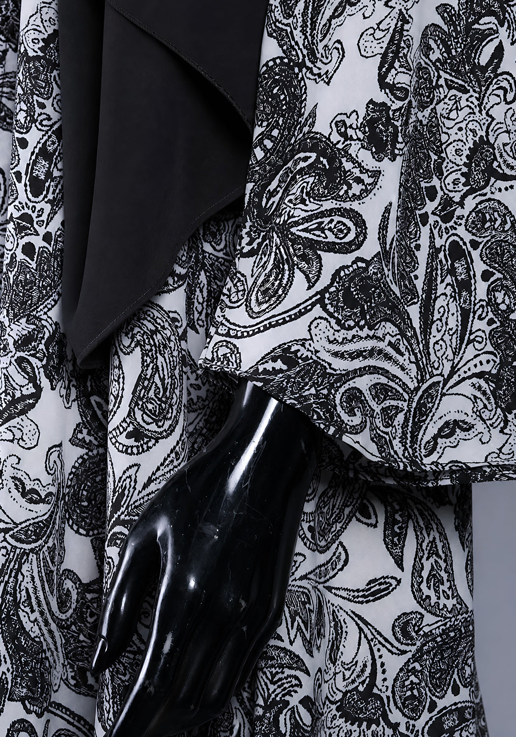 Black and White Printed Abaya